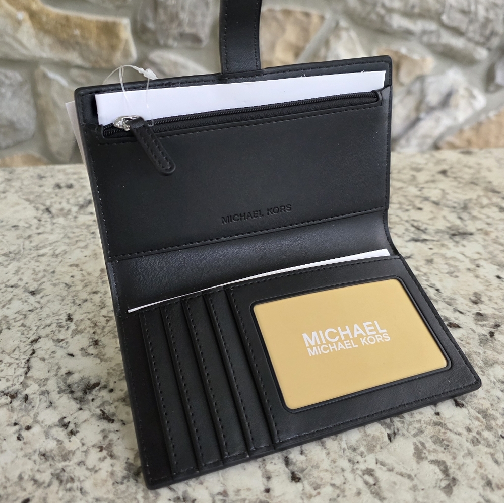 Michael Kors Greenwich Bifold Medium Wallet - Picture 3 of 6